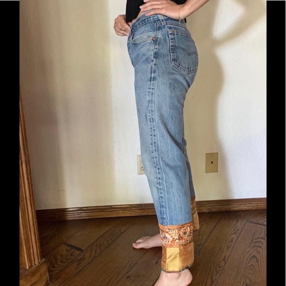ONE-OF-A-KIND Unique Levi's Jeans w Silk Detailing - Picture 2 of 8